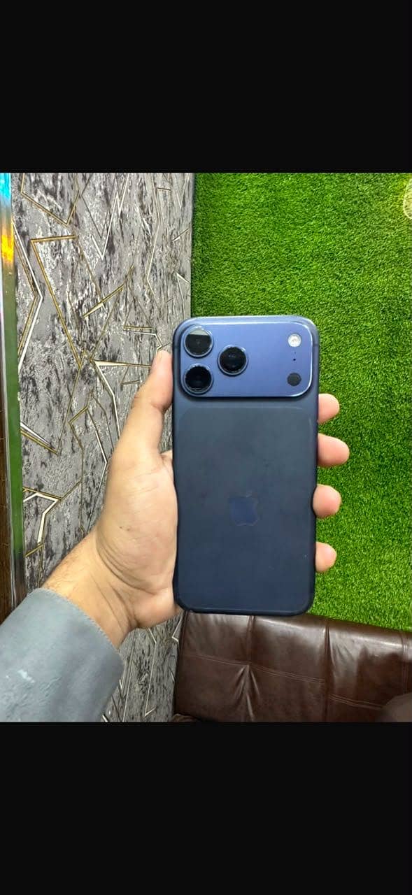Apple iPhone 17 Pro Max 3
