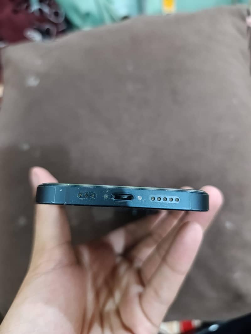 Apple iPhone 13 2