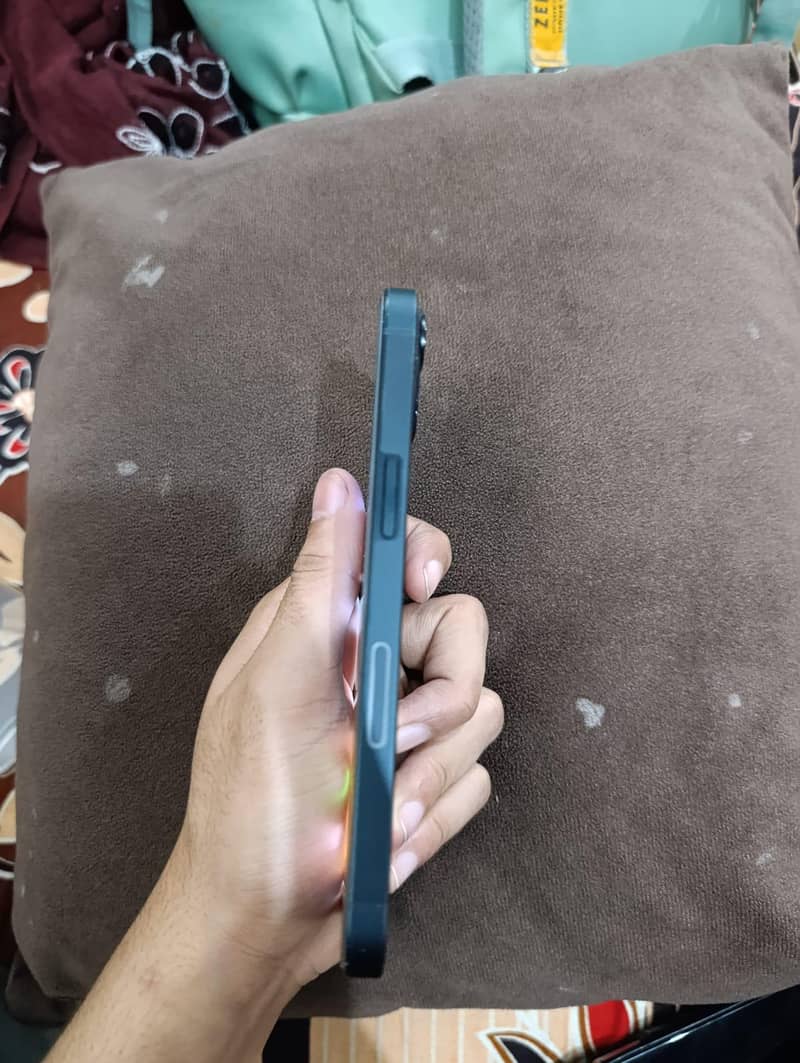Apple iPhone 13 3