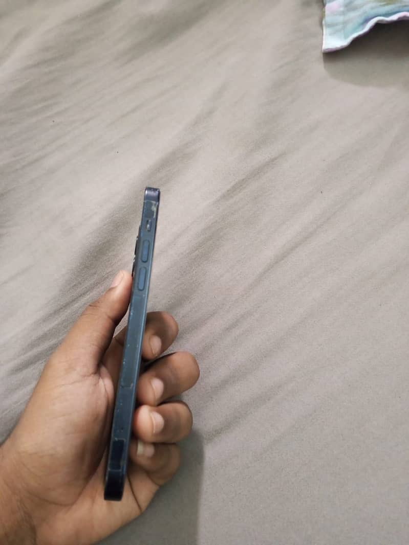 Apple iPhone 12 0