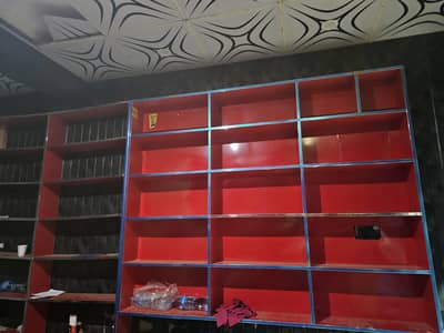 new racks hain or counter hai jis bhai na bhe lana hai contact kary