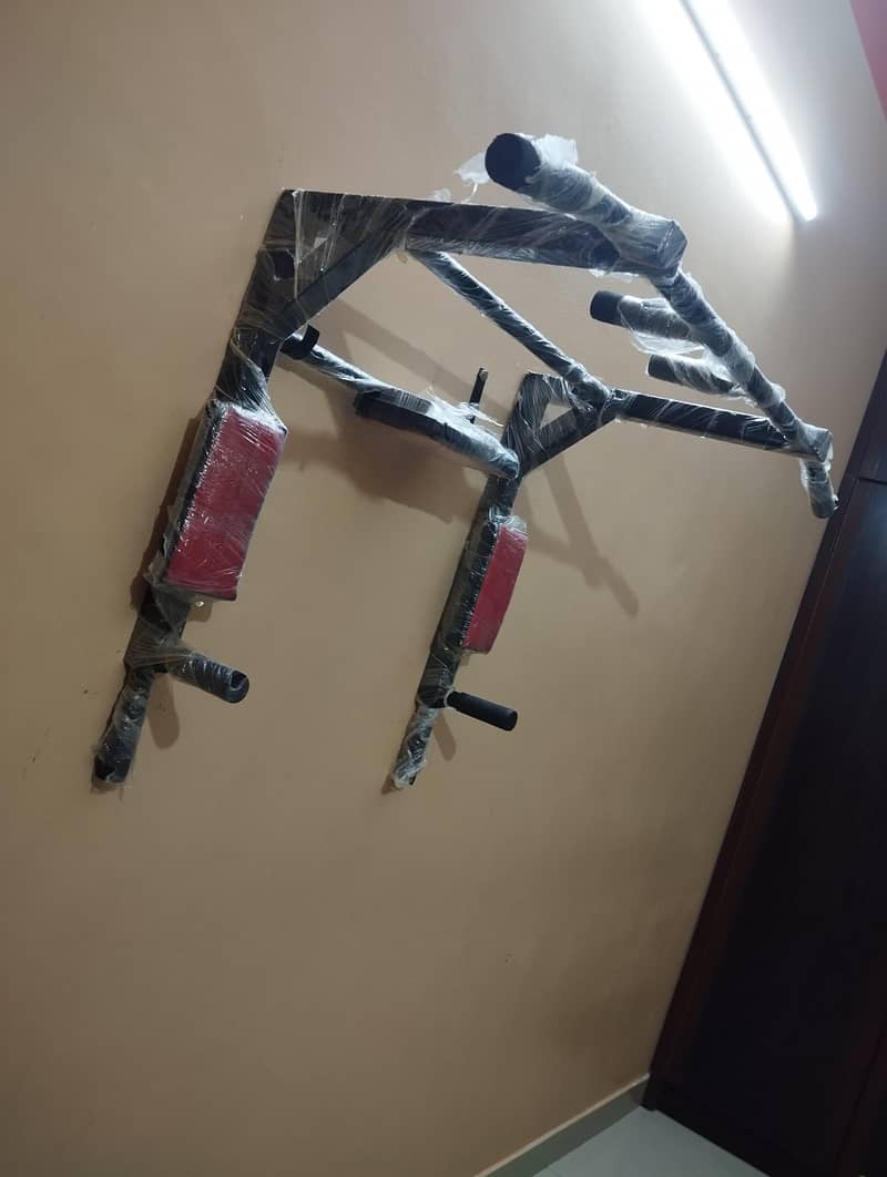 Pull Up Bar NEW 1
