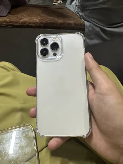 Apple iPhone 13 Pro Max. MDM