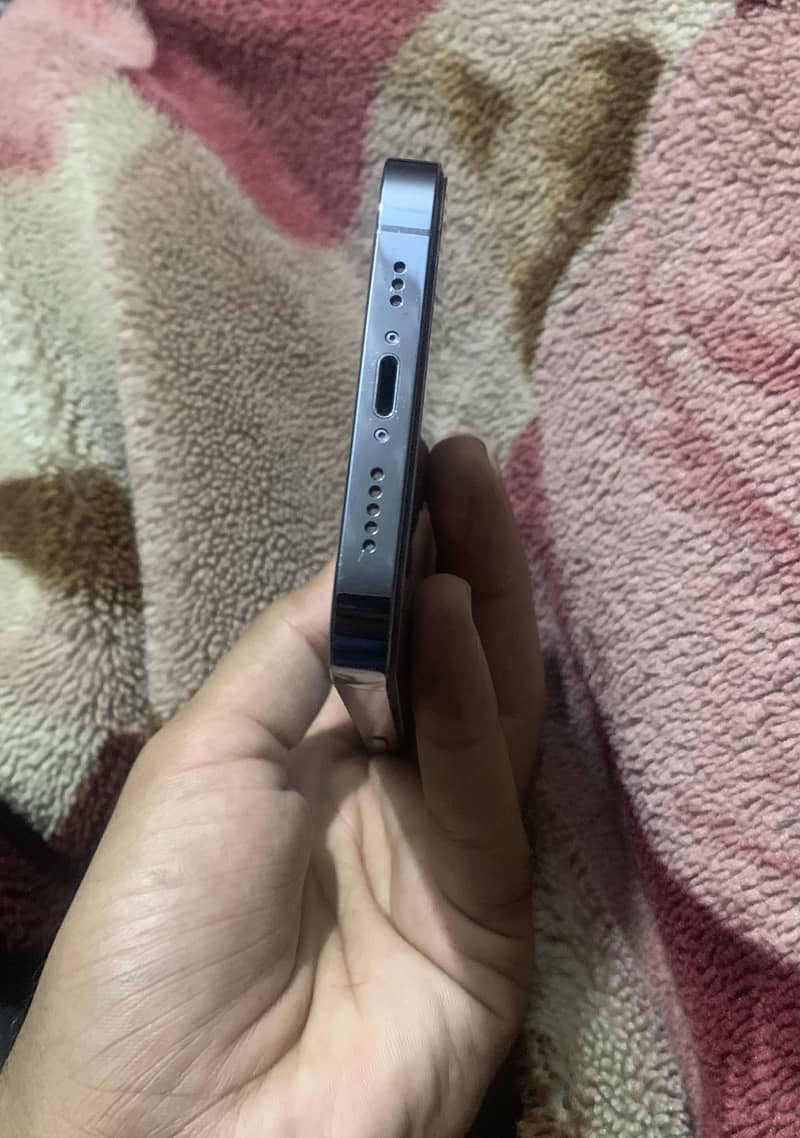 Apple iPhone 13 Pro 1