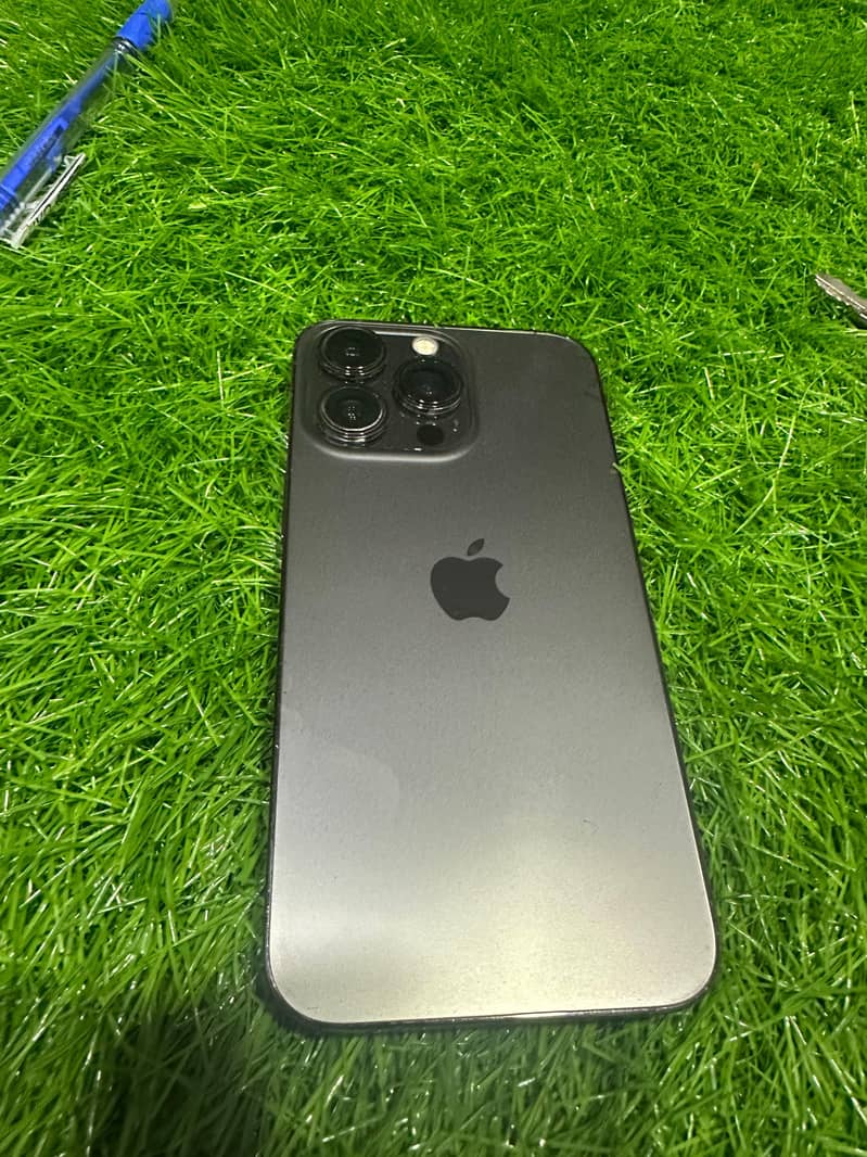 Apple iPhone 13 Pro 1