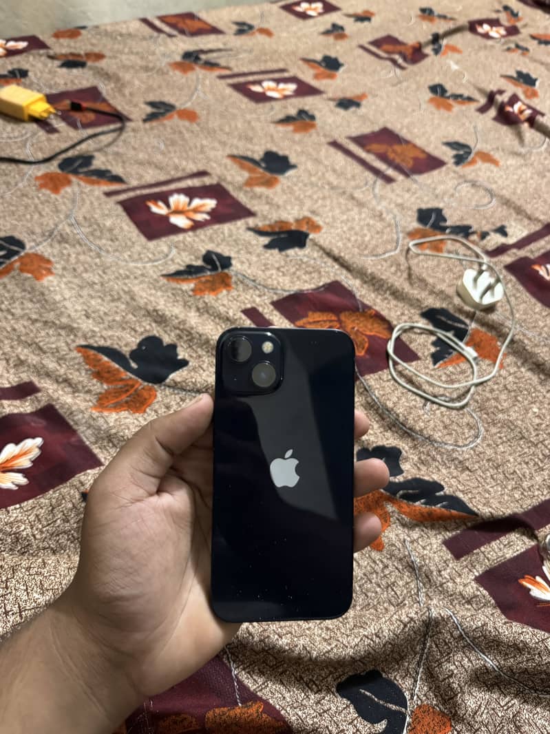 Apple iPhone 13 0