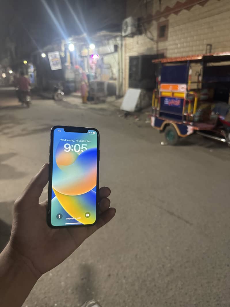 Apple iPhone X 0