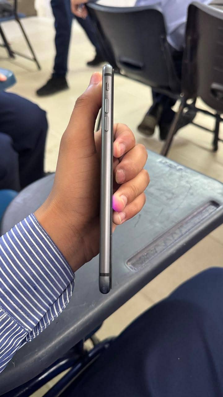 Apple iPhone 8 Plus 3