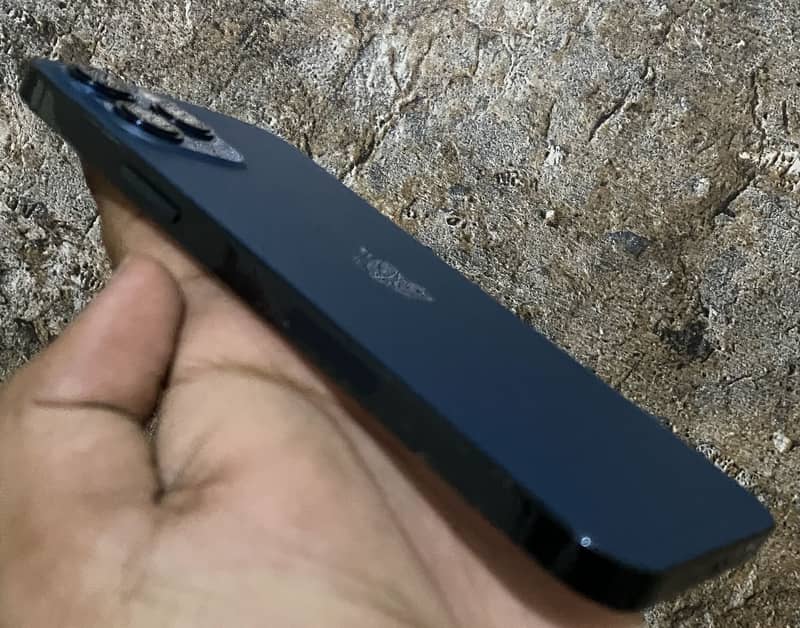 Apple iPhone 12 Pro Max 4