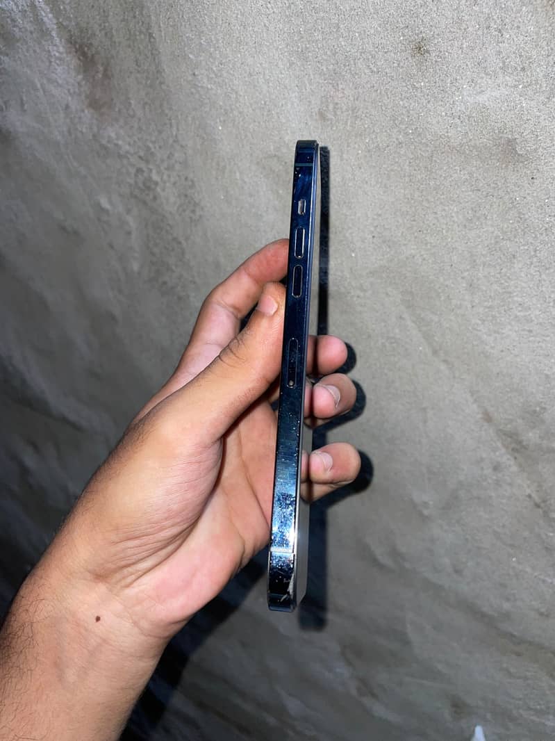Apple iPhone 12 Pro Max 3