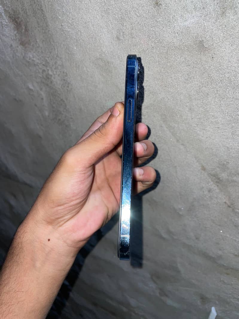 Apple iPhone 12 Pro Max 4