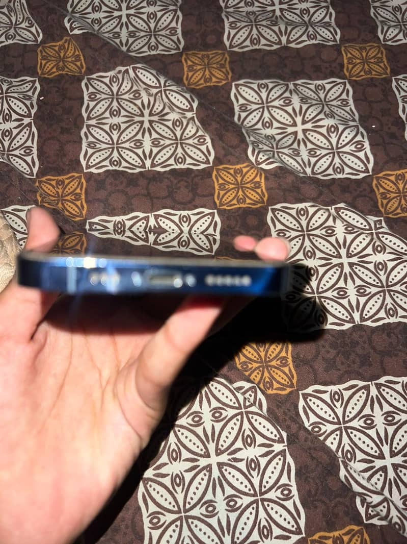 Apple iPhone 13 Pro 2