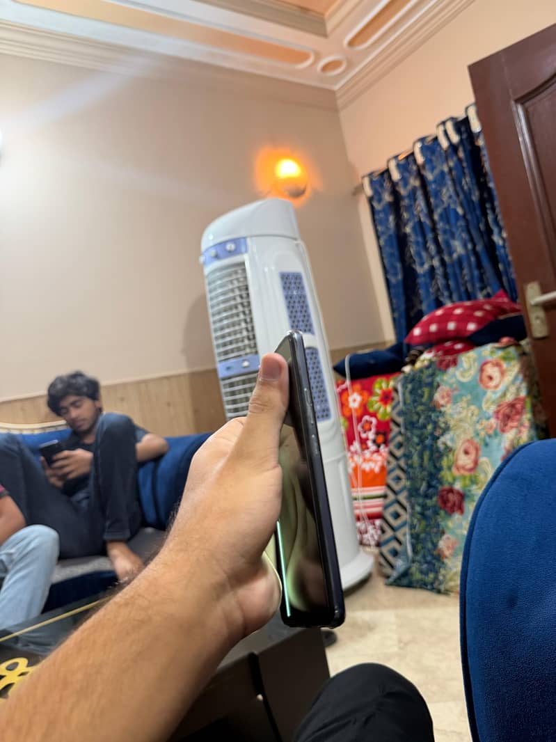 Vivo V21 3