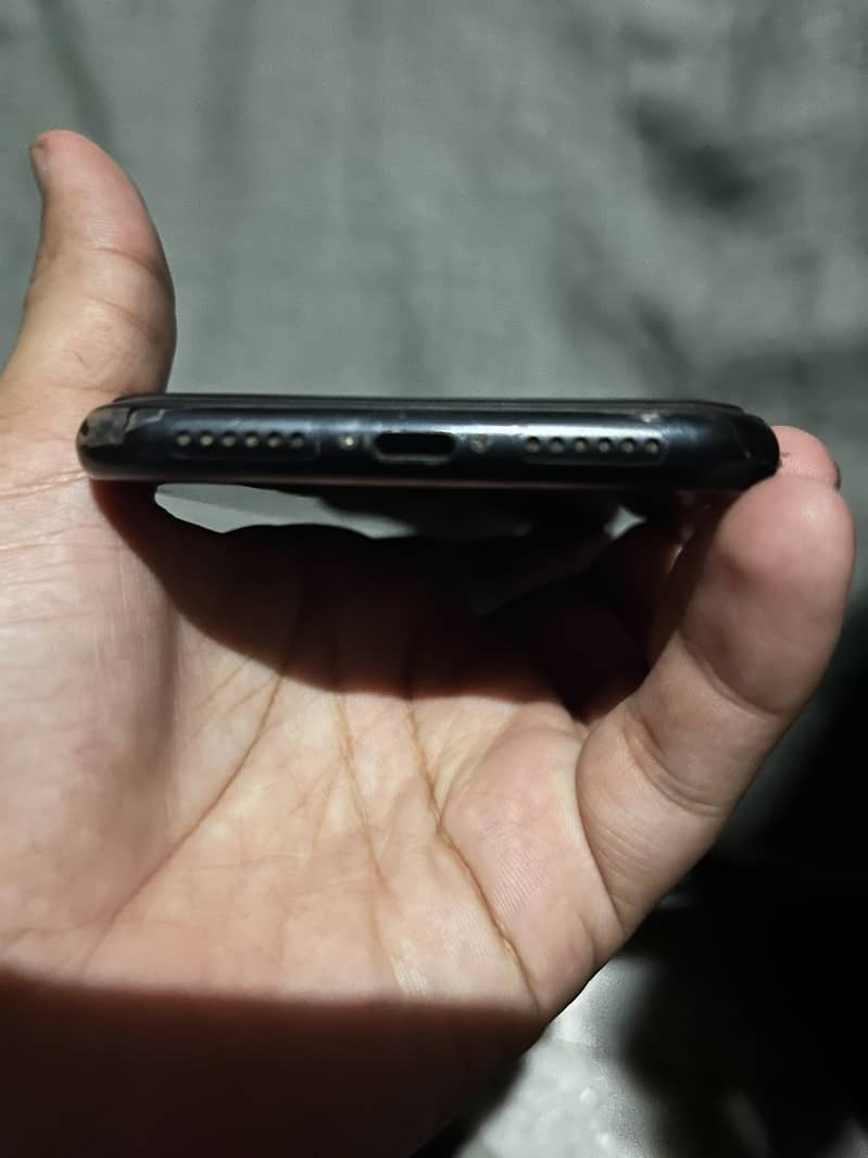 Apple iPhone XR 0