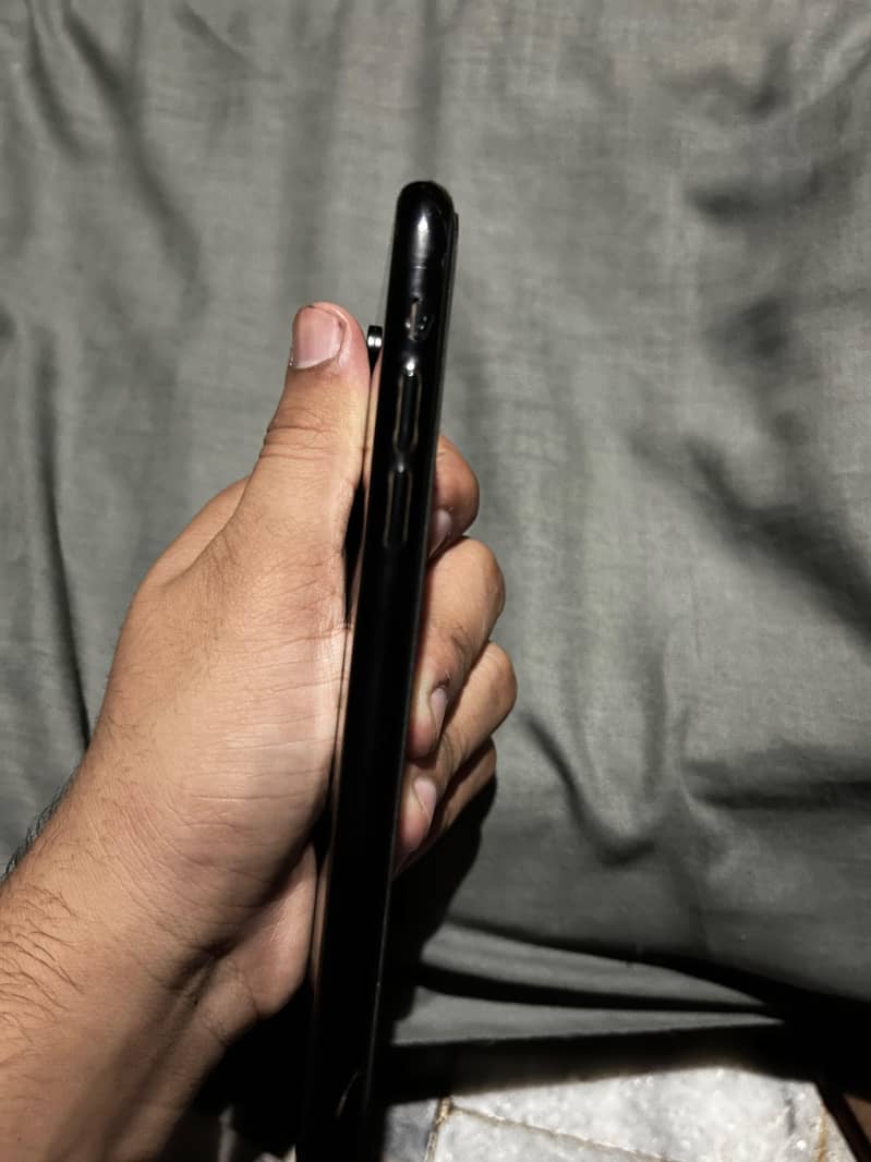 Apple iPhone XR 1