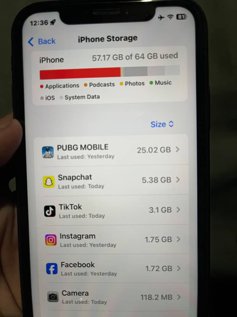 Apple iPhone XR 7