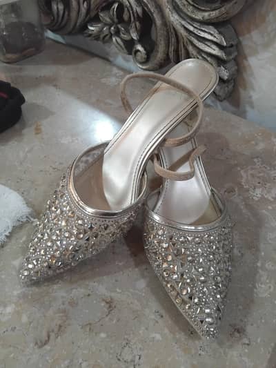 almas kitten heel size 7