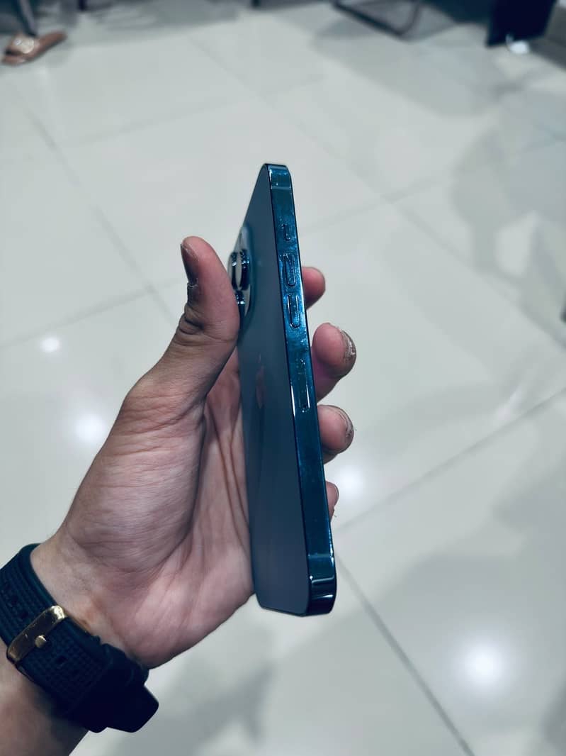 Apple iPhone 13 Pro 1