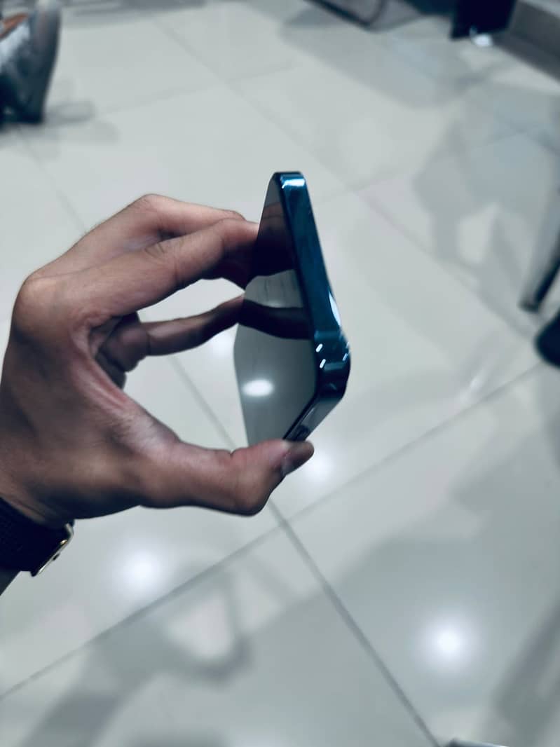 Apple iPhone 13 Pro 4