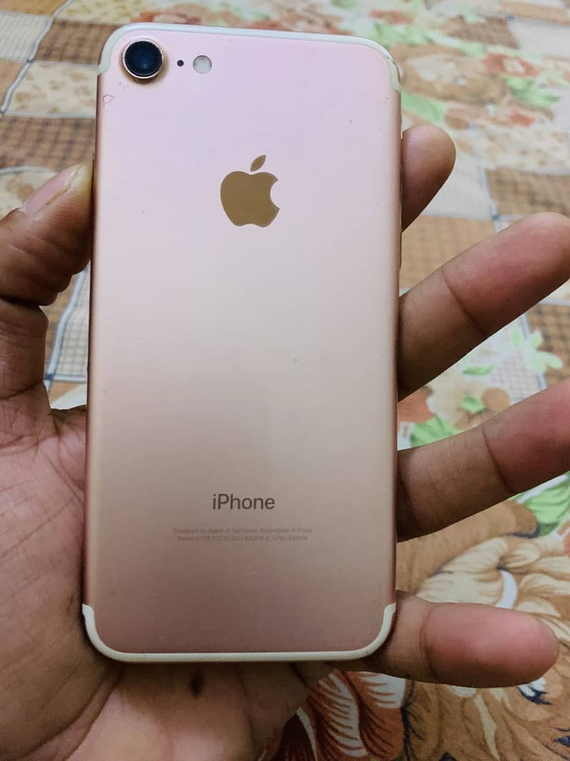 Apple iPhone 7 2