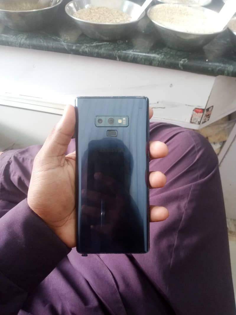 Samsung Mobile Note 9 1