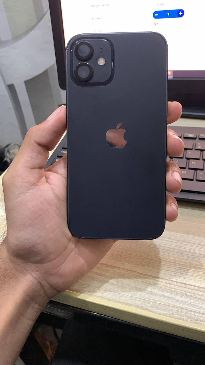 Apple iPhone 12 6