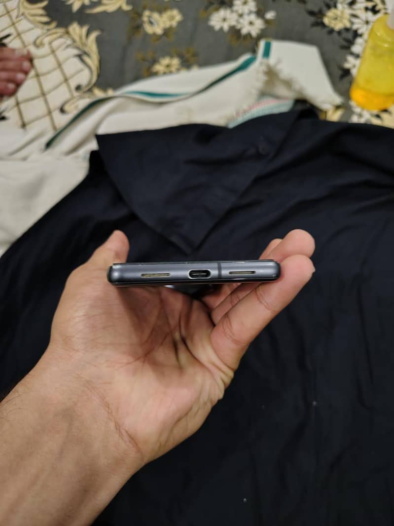 Google Pixel 7 4