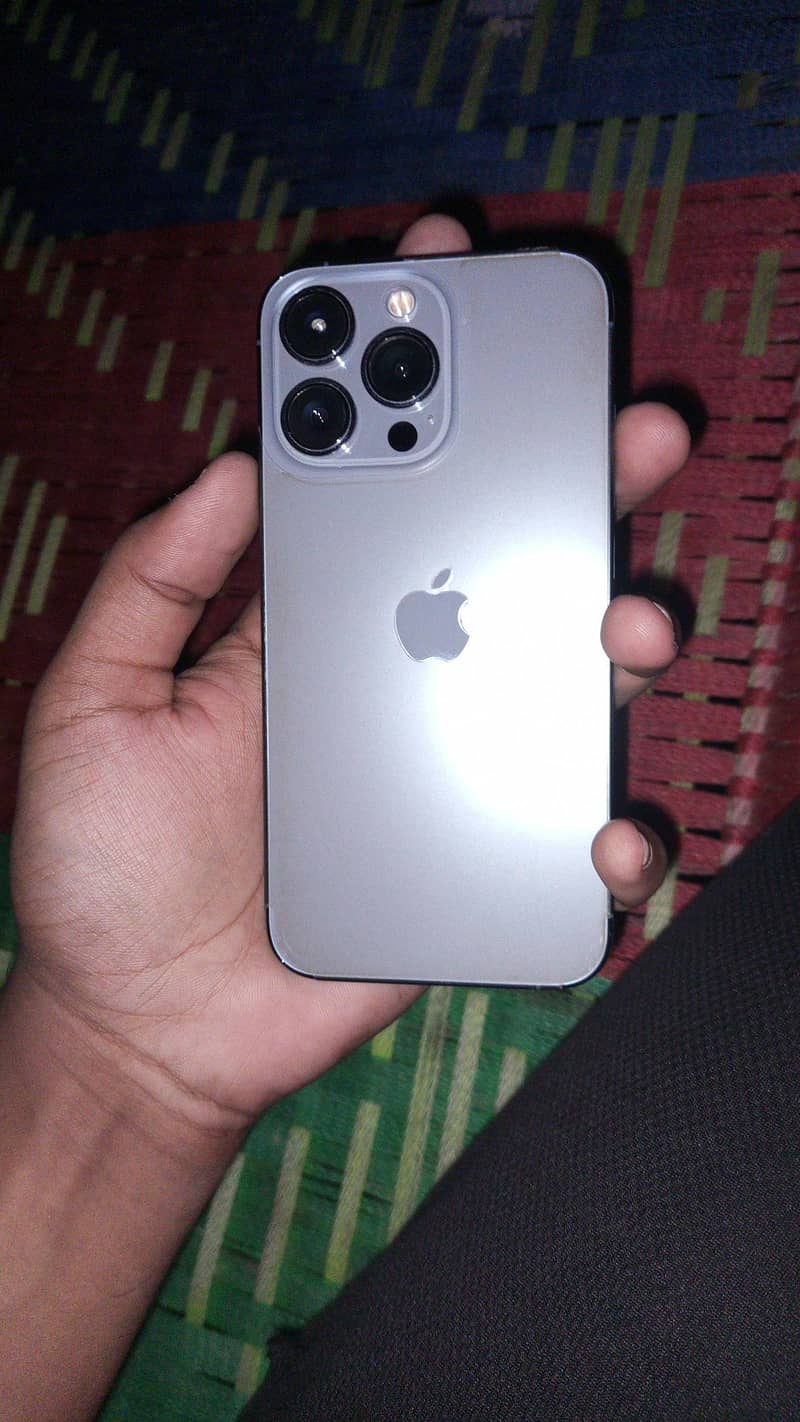 Apple iPhone 13 Pro 0