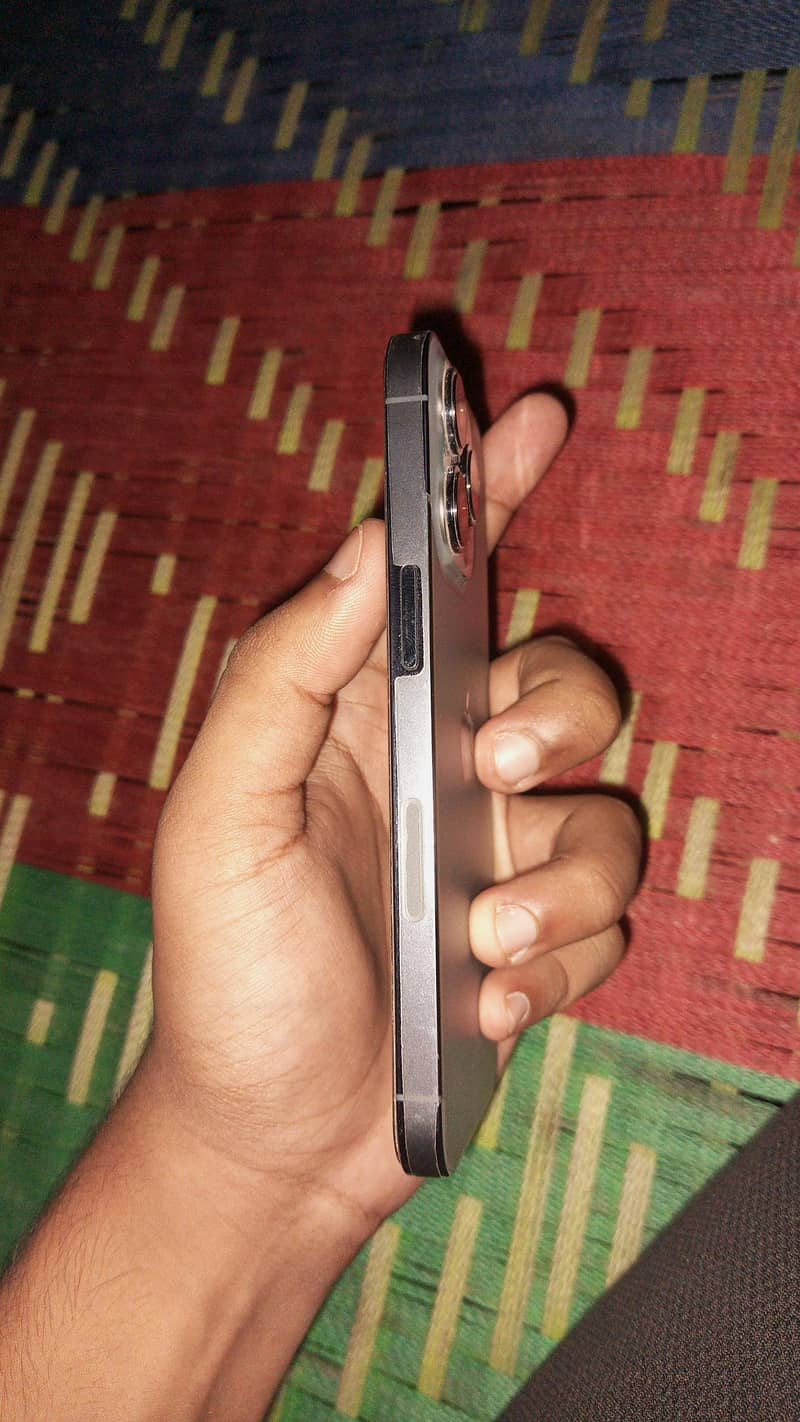 Apple iPhone 13 Pro 3