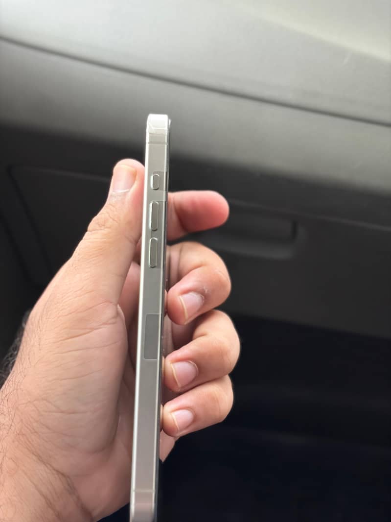 IPHONE 15 PRO MAX 3
