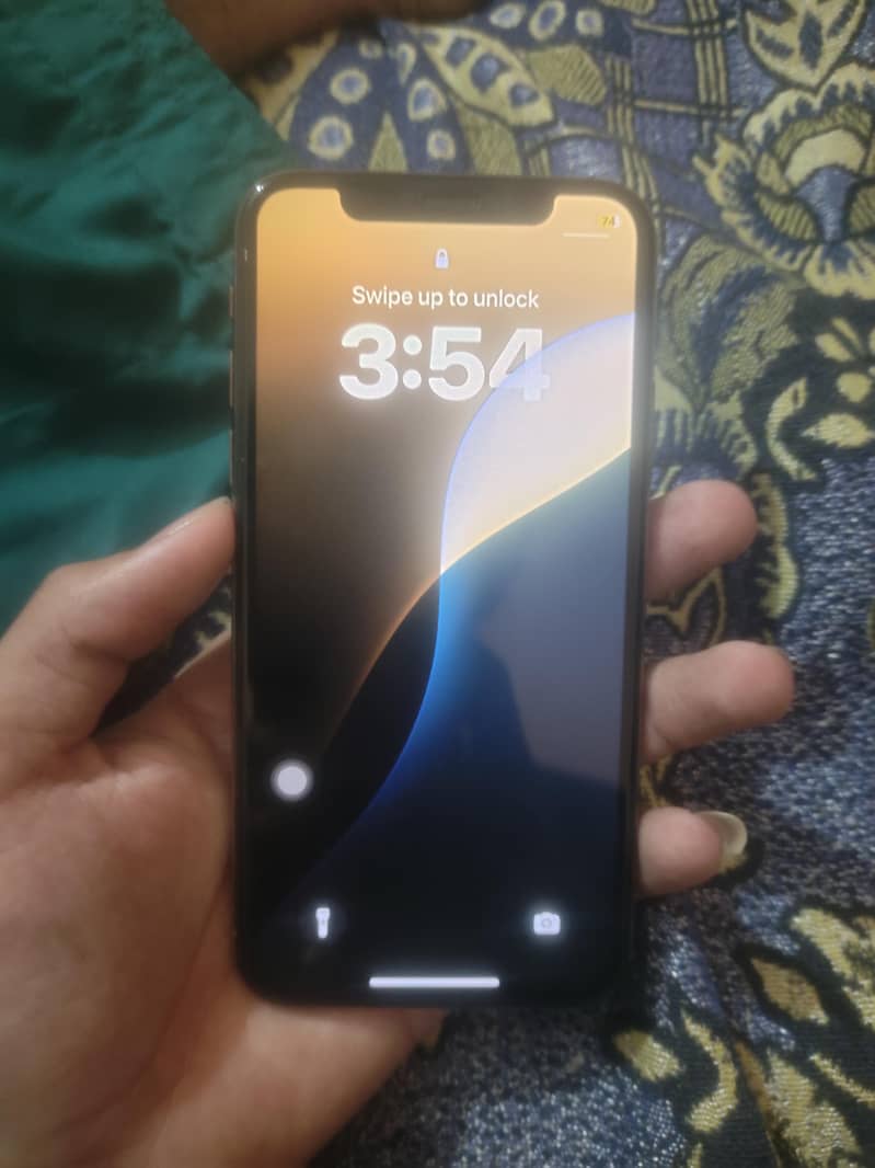 Apple iPhone XS 4