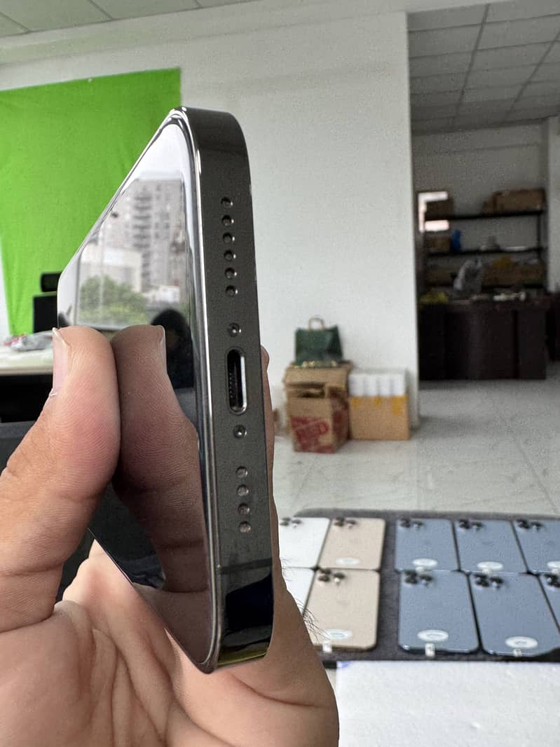 Apple iPhone 13 Pro Max 3