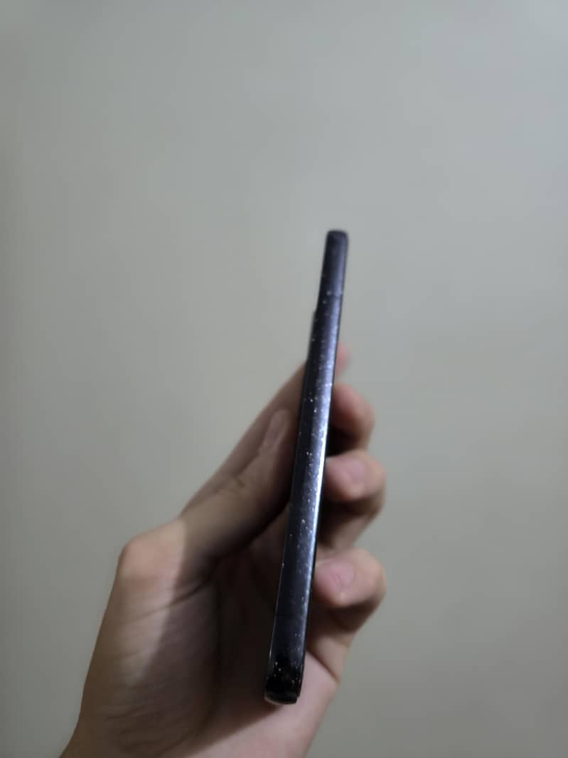 Sharp Aquos R2 1
