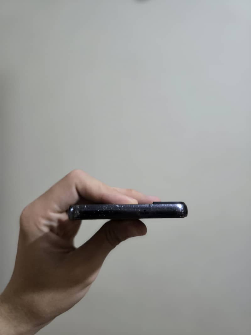 Sharp Aquos R2 2