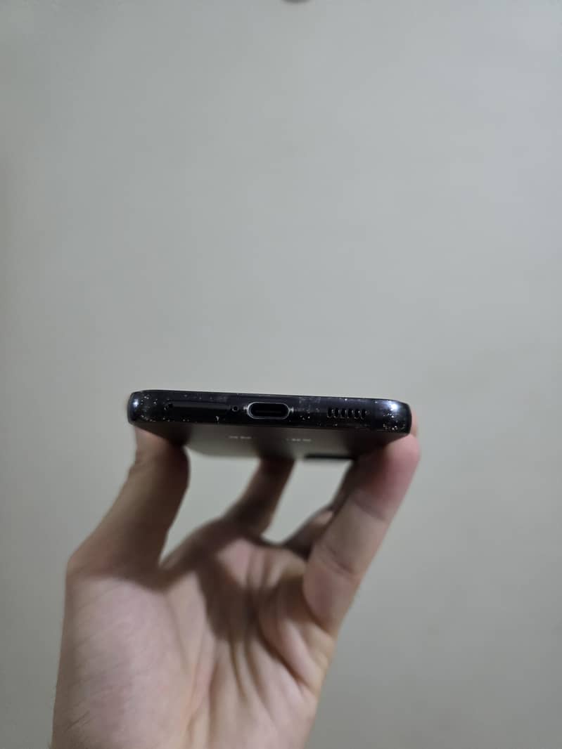 Sharp Aquos R2 3