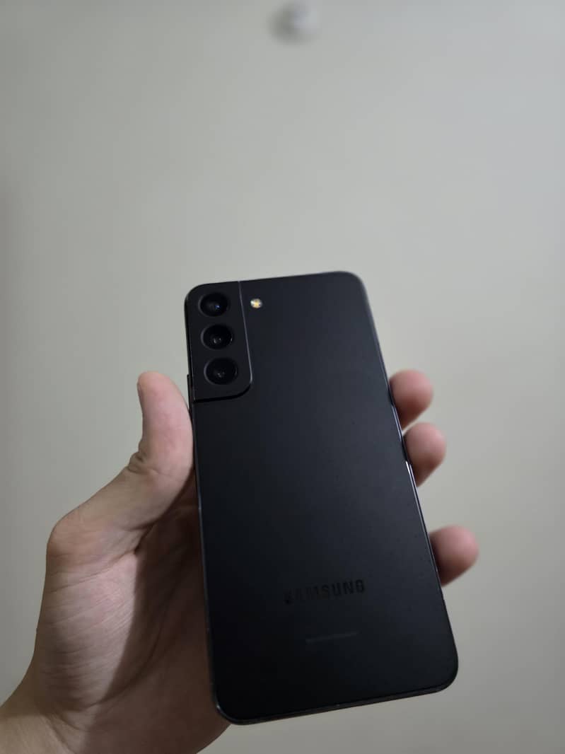Sharp Aquos R2 5