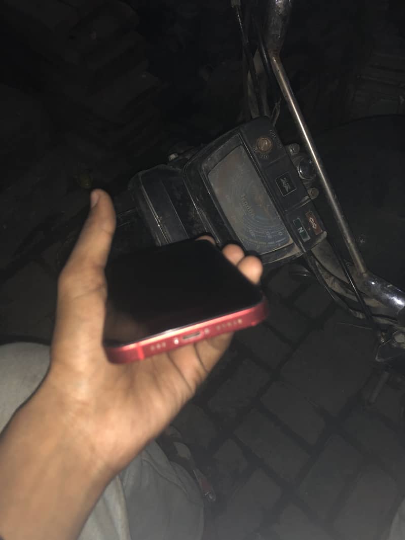 Apple iPhone 12 6