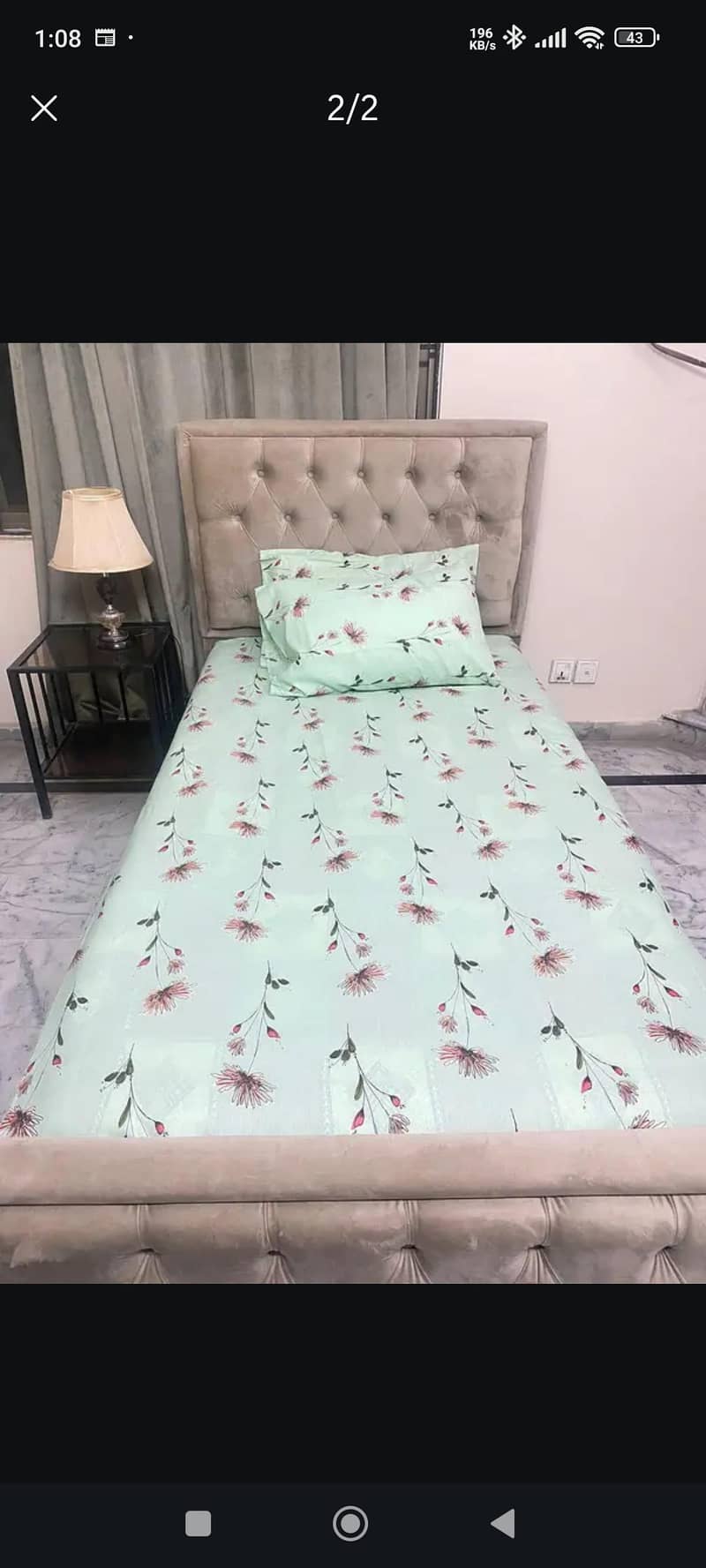 a comfortable ñ  stylish with side table 0
