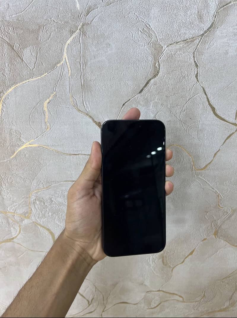 Apple iPhone 15 Pro Max 3