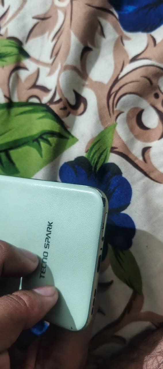Tecno spark 40 pro Plus 5