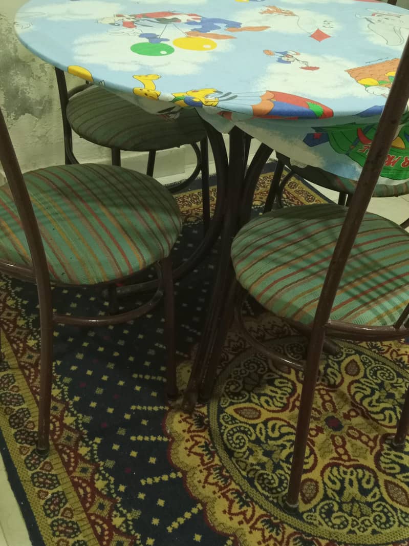 Dining Table 0