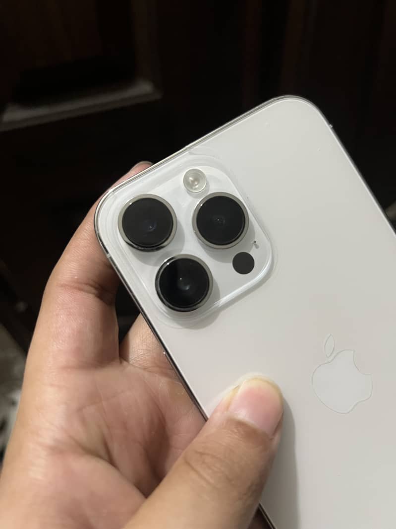 Apple iPhone 14 Pro Max 3