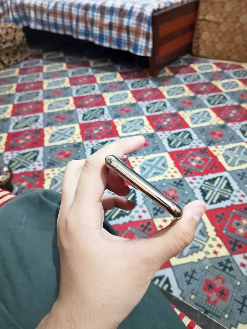 Apple iPhone 11 Pro 2