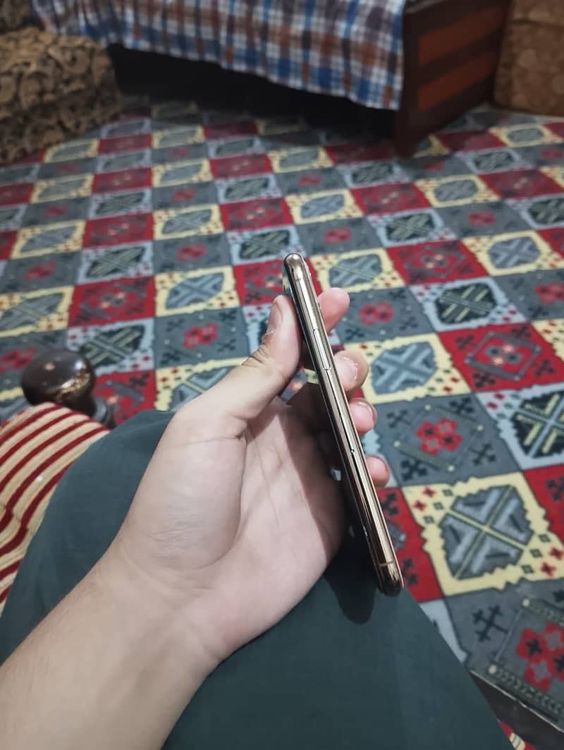Apple iPhone 11 Pro 3