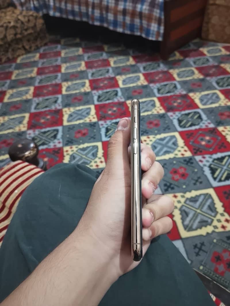 Apple iPhone 11 Pro 7