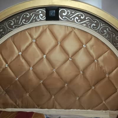 Royal Golden Bedroom Furniture set tle: Royal Golden Bedroom Furniture