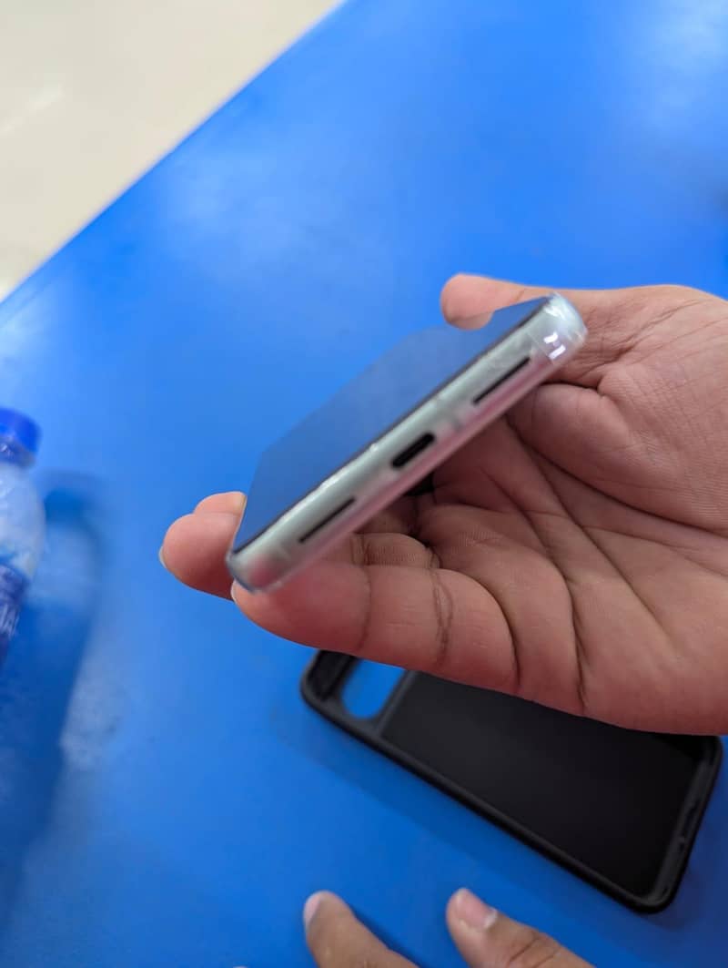 Google Pixel 8 2