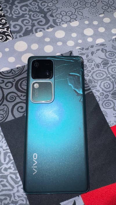 Vivo V30