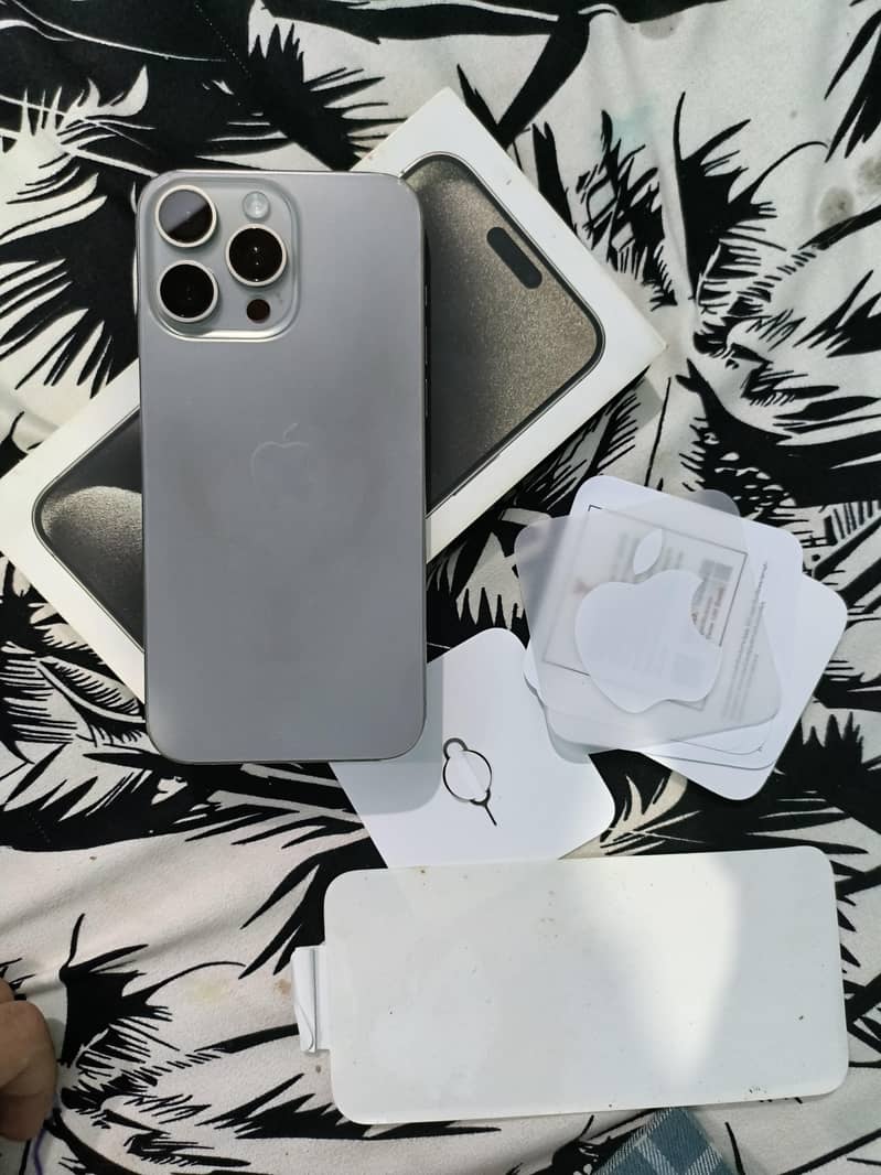 Apple iPhone 15 Pro Max 1