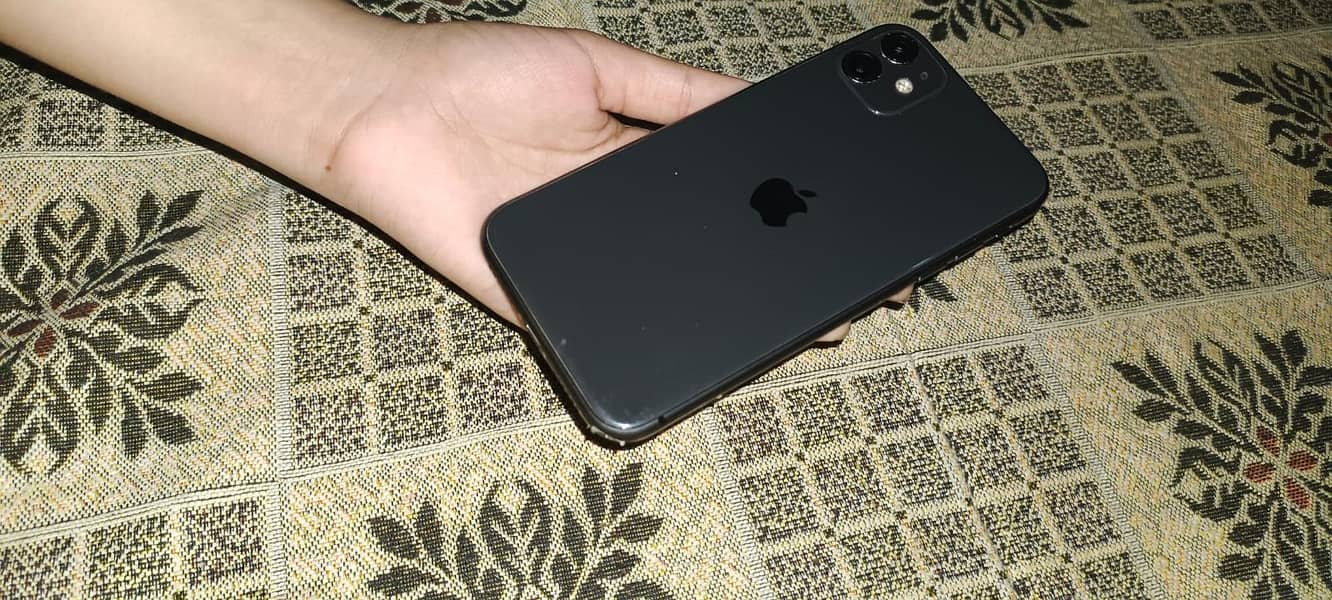 Apple iPhone 11 3